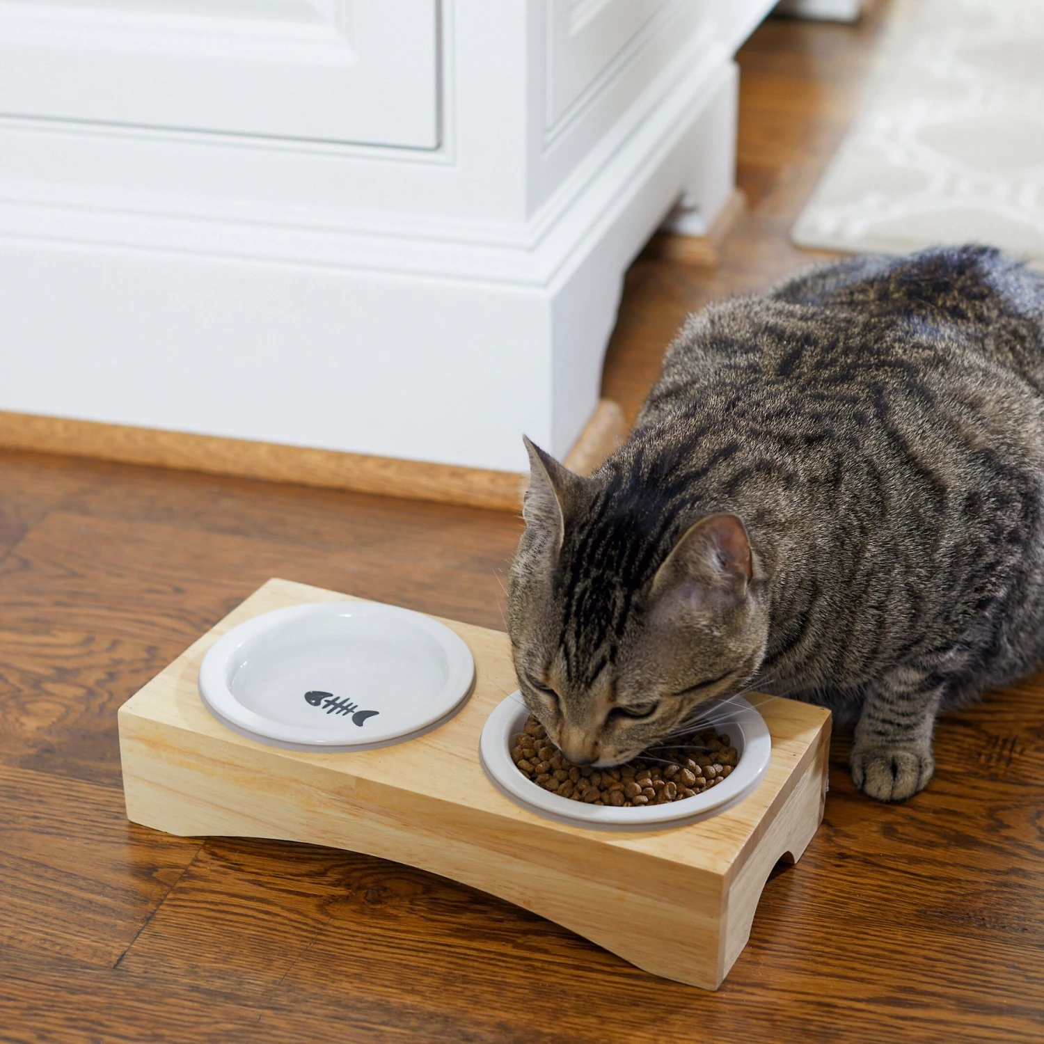 Frisco Double Elevated Cat Bowl With Wood Stand 5 Frisco Double Elevated Cat Bowl With Wood Stand - Image 3